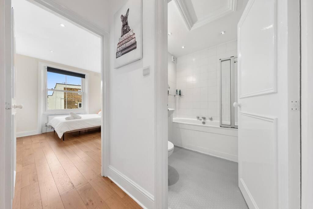 Spacious Sleep 11 With Terrace In Earls Court Ec99 London