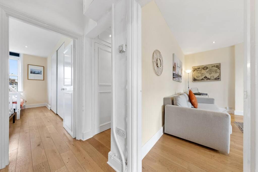Spacious Sleep 11 With Terrace In Earls Court Ec99 *