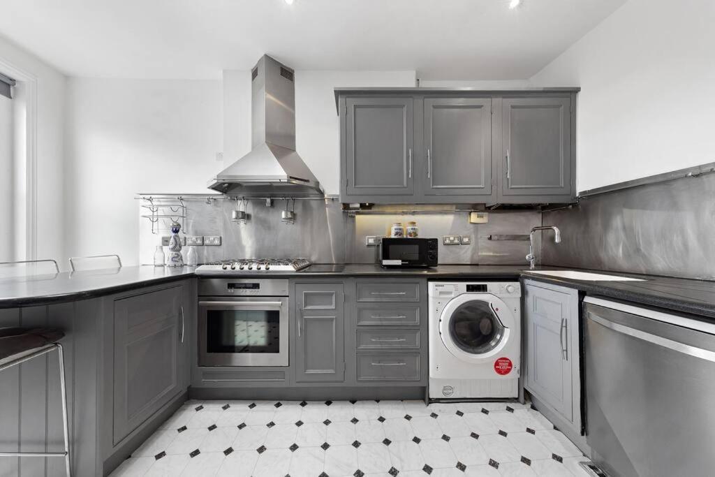 Appartamento Spacious Sleep 11 With Terrace In Earls Court Ec99 *