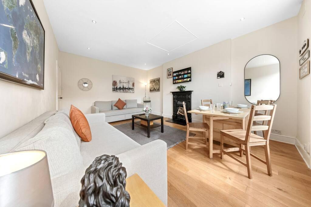 Spacious Sleep 11 With Terrace In Earls Court Ec99 *