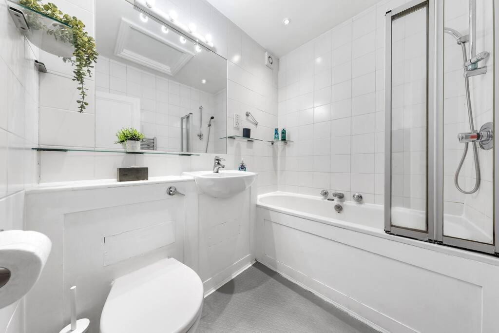 Appartamento Spacious Sleep 11 With Terrace In Earls Court Ec99 *