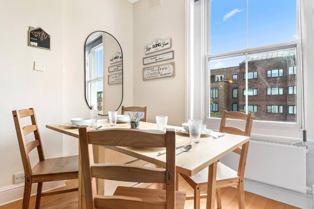 Appartamento Spacious Sleep 11 With Terrace In Earls Court Ec99 Londra