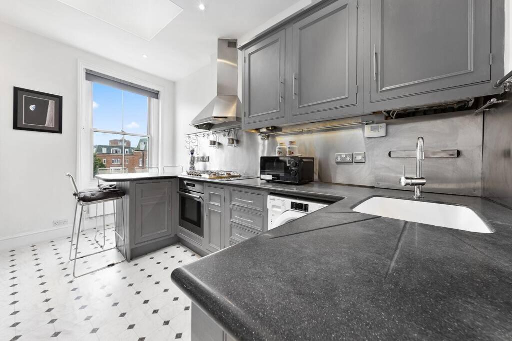 Appartamento Spacious Sleep 11 With Terrace In Earls Court Ec99