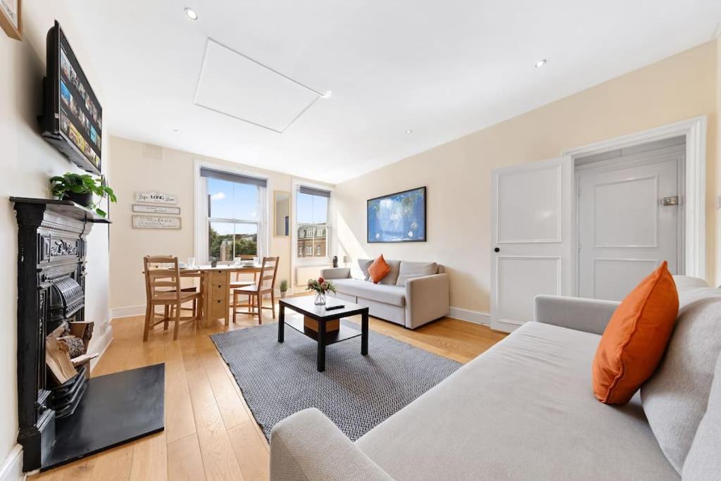 Spacious Sleep 11 With Terrace In Earls Court Ec99 Londra